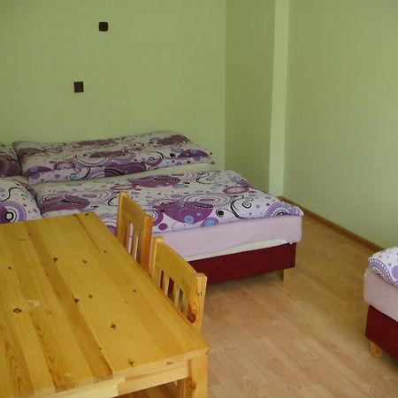 Hostel Omega Ряшів Екстер'єр фото