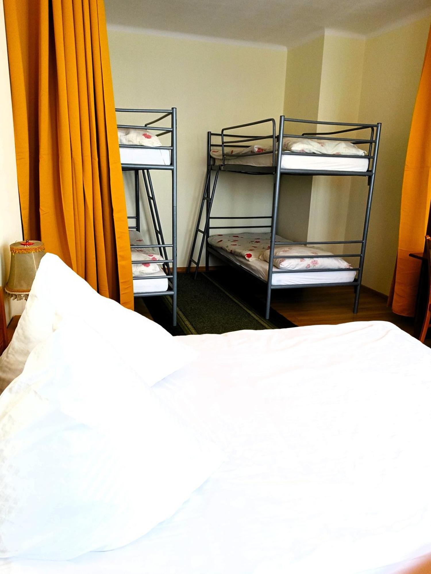 Hostel Omega Ряшів Екстер'єр фото