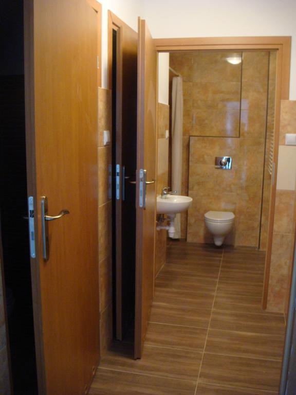 Hostel Omega Ряшів Екстер'єр фото